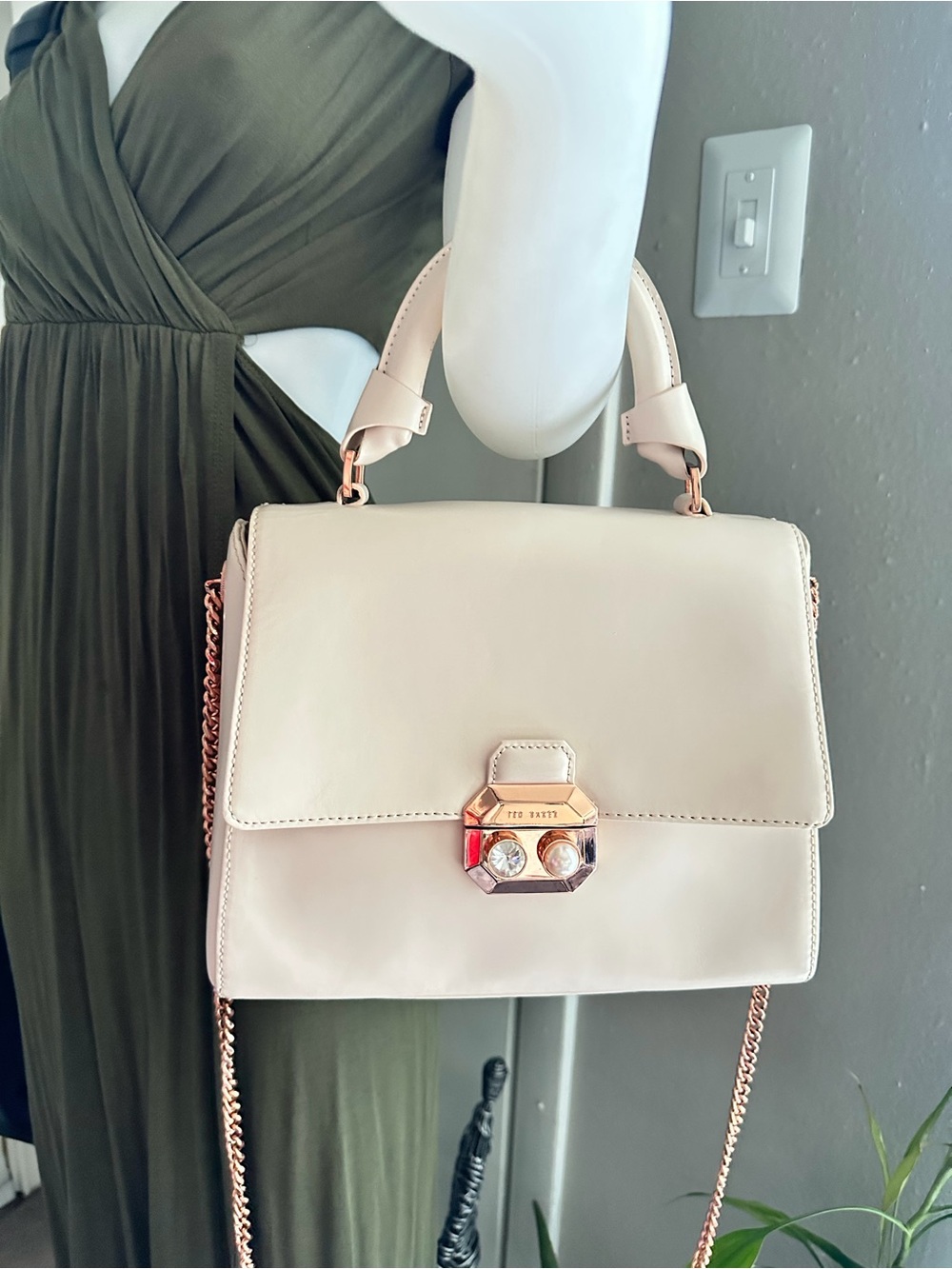 Ted Baker- VERINA- Crystal and Pearl Lock-Leather Lady's Bag-Natural